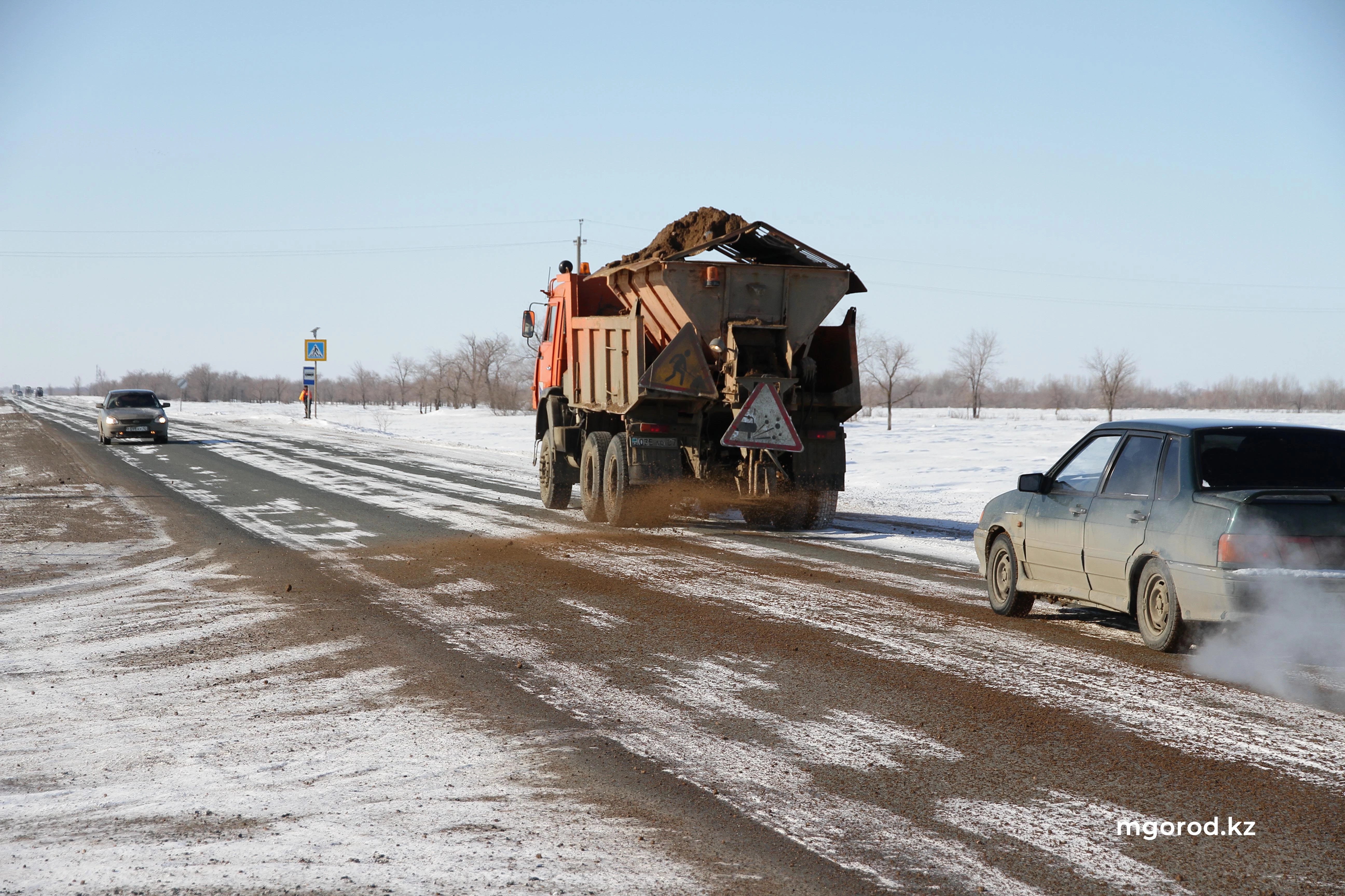 &quot;КазАвтоЖол&quot; увеличил запасы противогололедных материалов